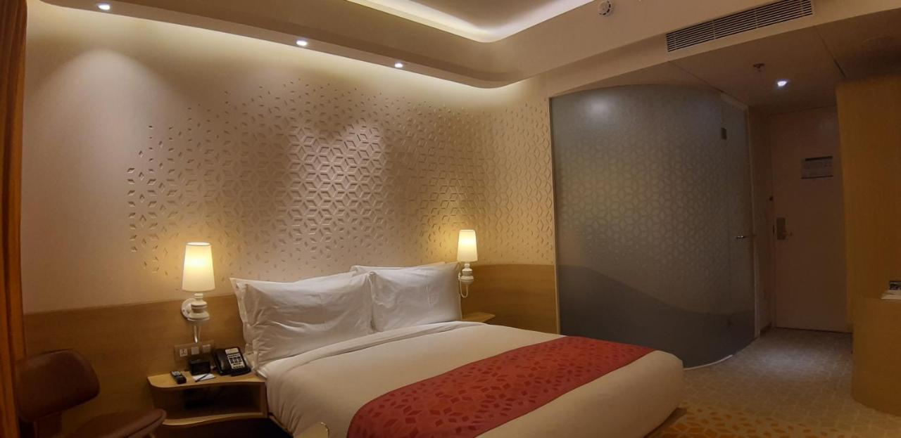 Duet Mwc Hotel Chennai